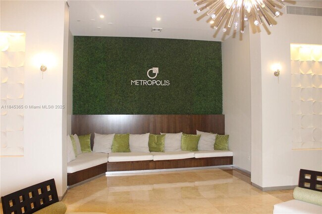 Foto del edificio - 9055 SW 73rd Ct
