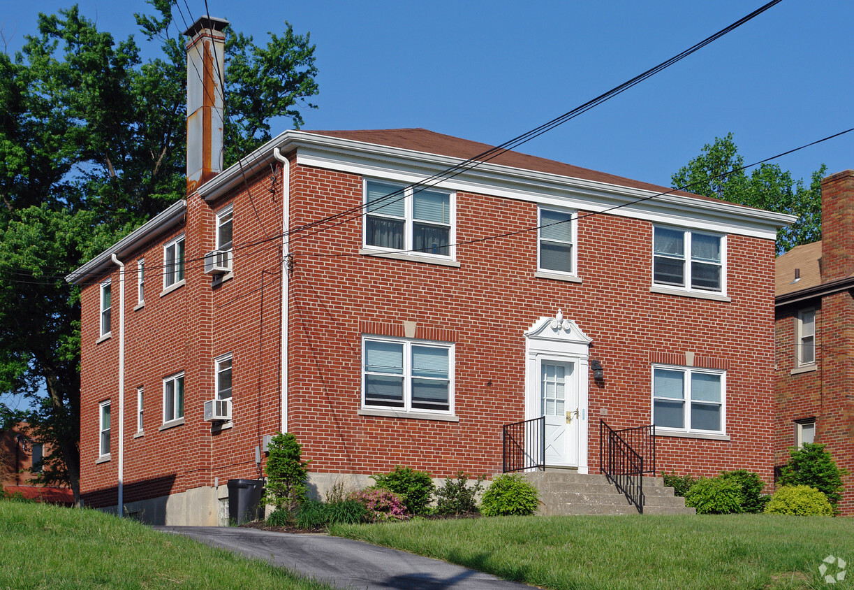 Primary Photo - 9 Requardt Ln