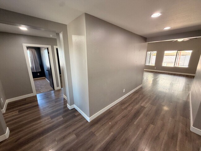 Building Photo - 25517 W Forest Grove Ave