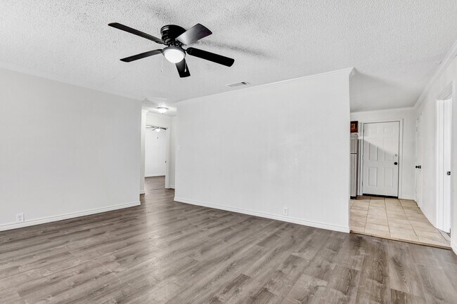 Building Photo - 528 N Ricketts St