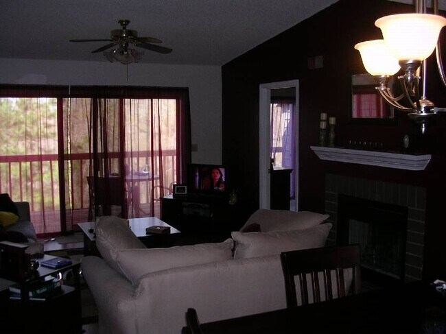 Foto del edificio - 132 Edgewater Ln