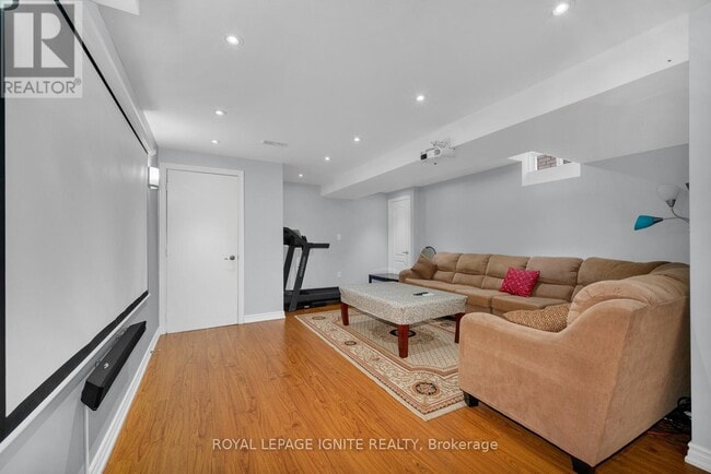 Building Photo - 71 Forestbrook Dr