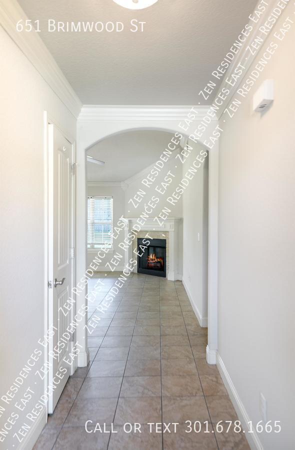 Foto del edificio - 651 Brimwood St