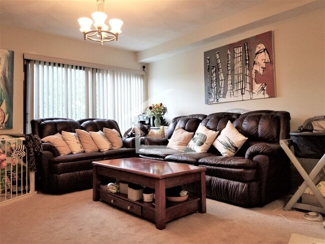 Foto del edificio - HOT ALLSTON LISTING!!!!