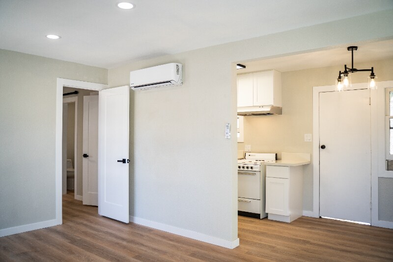 Foto principal - 4155 Elm Ave