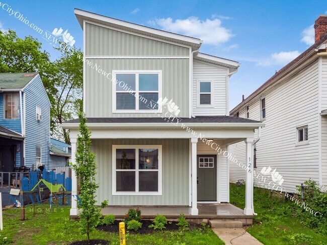 Building Photo - NEWLY BUILT 3 BEDROOM! READY FOR IMMEDIATE...