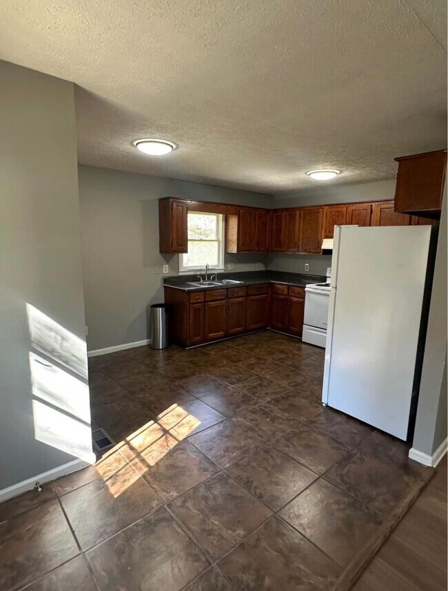 Foto del edificio - 180 Crestview Dr NW
