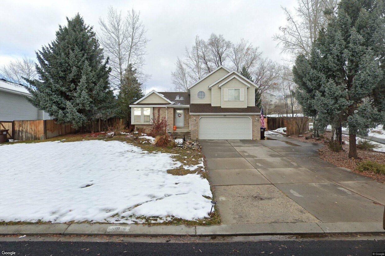 Primary Photo - 591 Hillside Cir