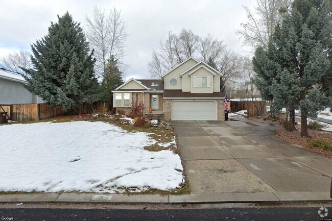 Building Photo - 591 Hillside Cir