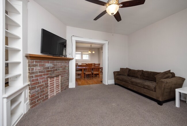 Building Photo - 1317 Forest Ct