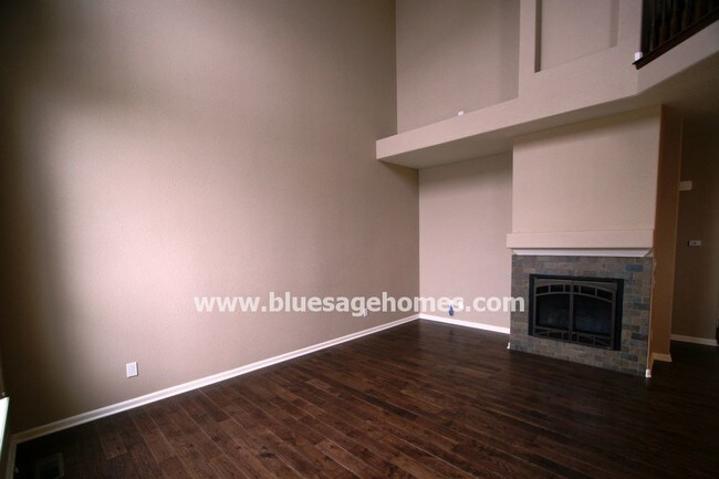Building Photo - Beautiful Townhome in Wildgrass