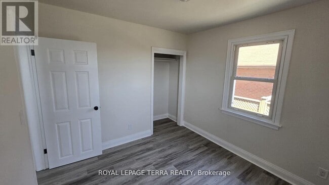 Building Photo - 779 Whitman Crescent