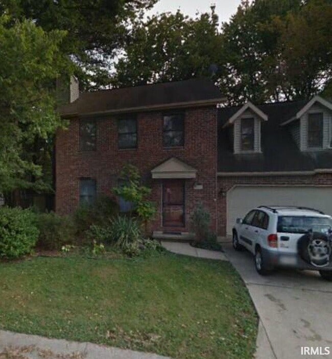 Building Photo - 1208 E Skylark Ct