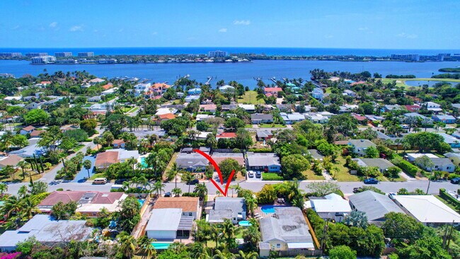 Foto del edificio - 1717 N Ocean Breeze