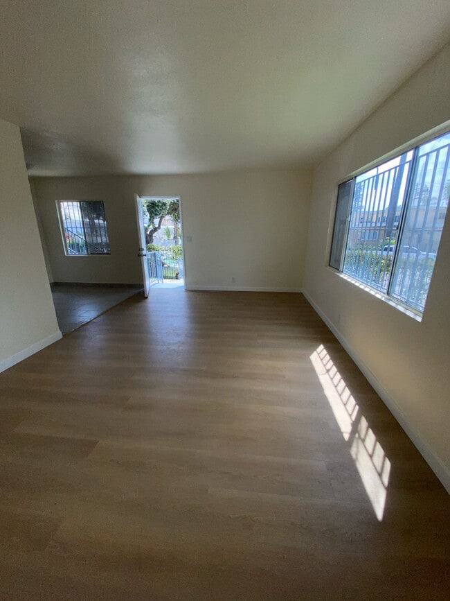 Building Photo - 3201 Bartdon Ave