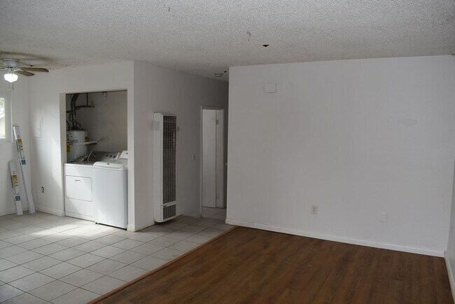 Foto del edificio - 2 Bedroom 1 Bath Single Level Unit- Lakeside