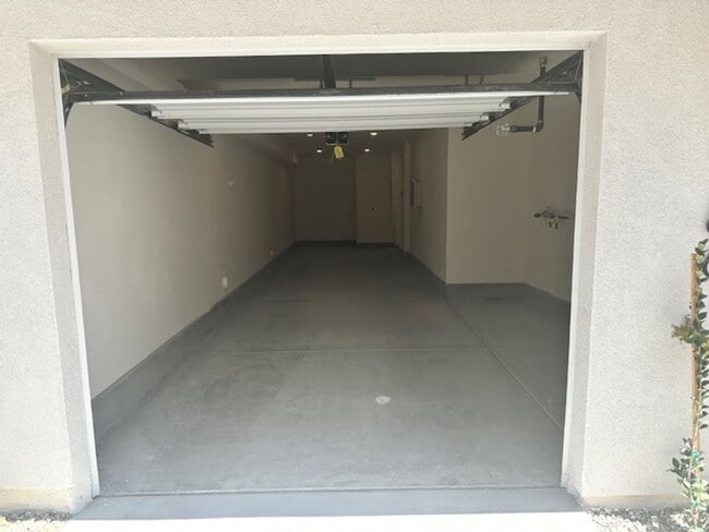 Building Photo - New built in 2024 2 bed 2.5 bath!
