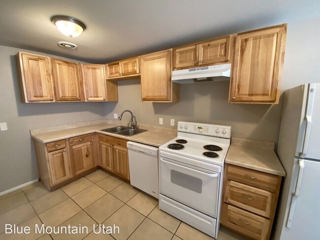 Building Photo - 2129 N 250 W