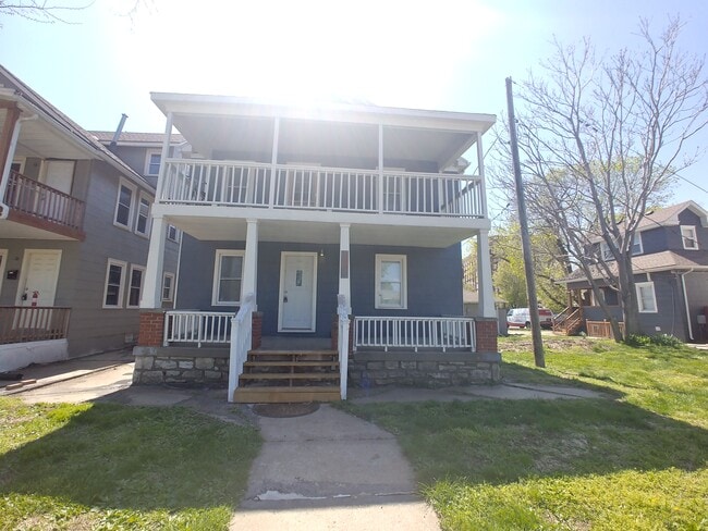 Building Photo - 805 E 21st Ave