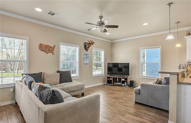 Building Photo - 119 Sterling St