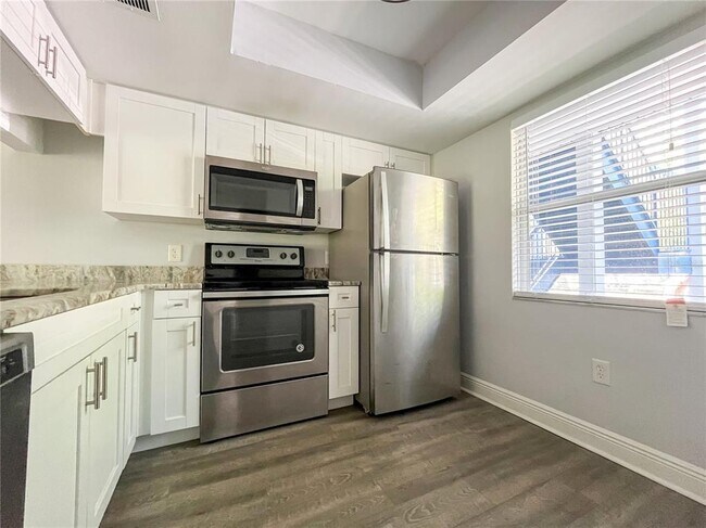 Foto del edificio - 5040 Terrace Palms Cir