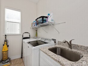 Building Photo - 2753 Linda Dr