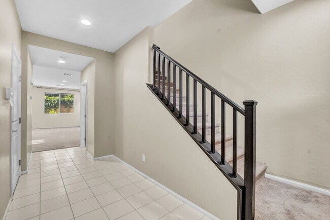Building Photo - 5016 W Mesa Verde Ln