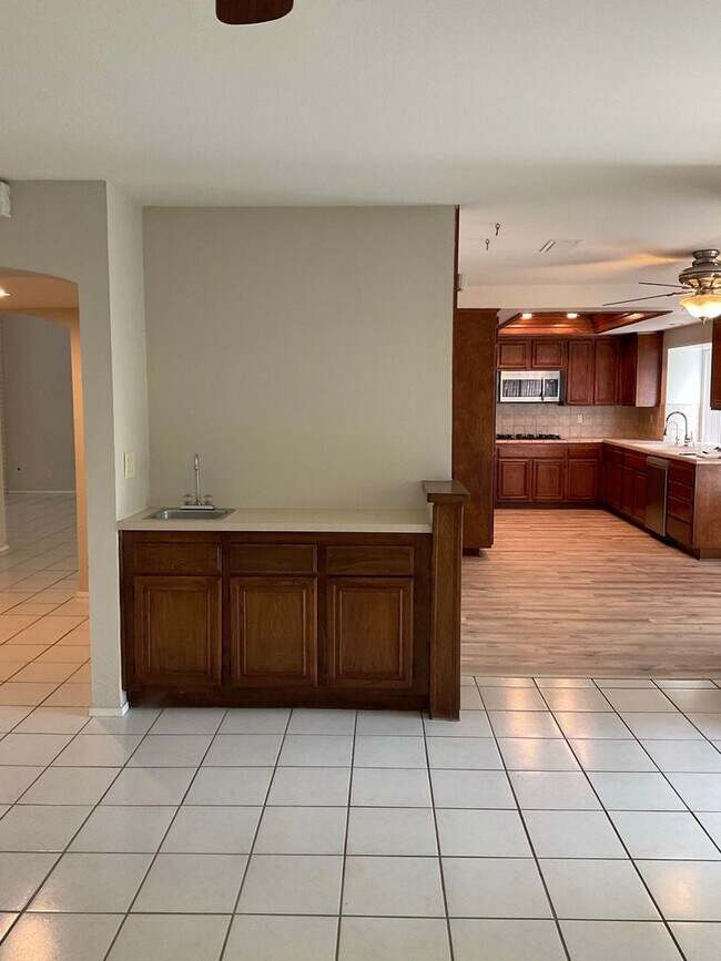 Building Photo - Corona Home | 4 Bedroom | 3 Bathroom