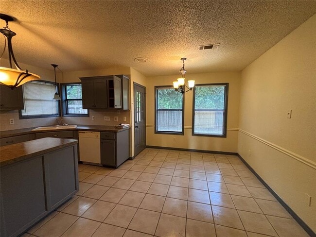 Building Photo - 2610 Willow Way