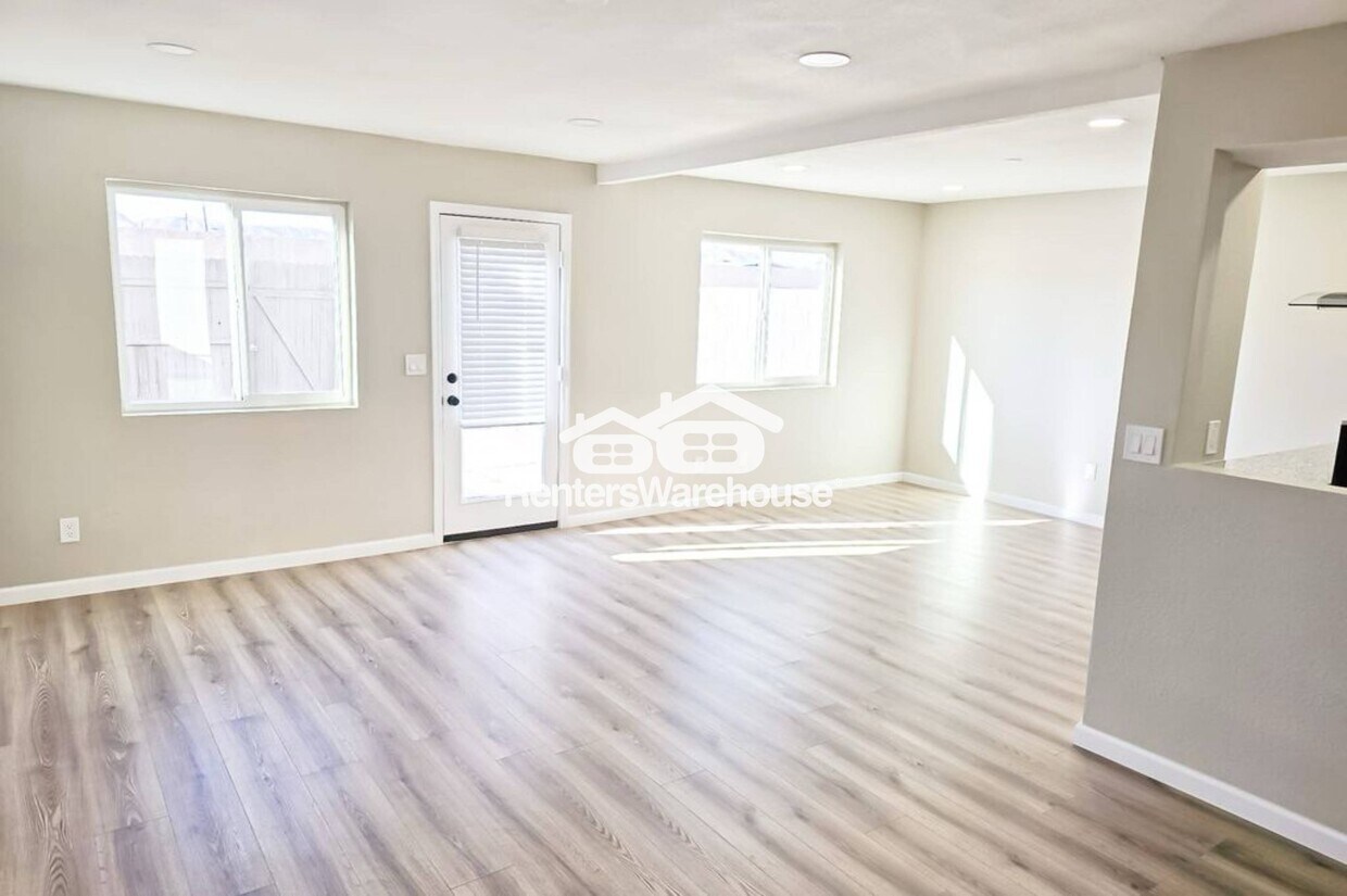 Foto principal - 421 E Hidalgo Ave