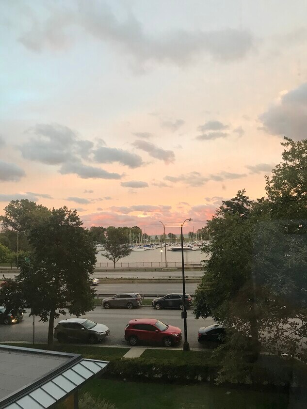Foto principal - 3430 N Lake Shore Dr