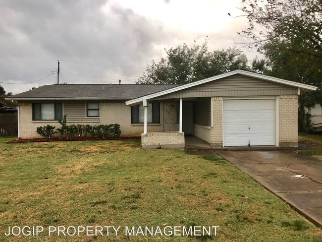 Building Photo - 4 br, 2 bath House - 2905 W. ROCHELLE RD.