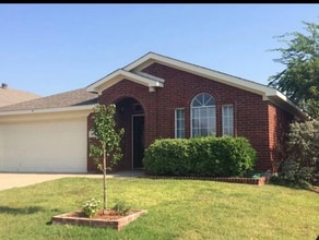 Building Photo - 10216 Tustin Terrace