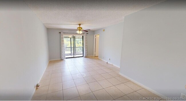 Foto del edificio - 7142 Golf Colony Ct