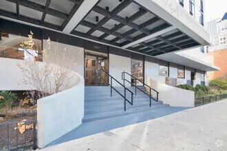 Building Photo - 1221 N Dearborn St