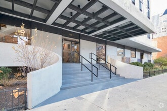 Building Photo - 1221 N Dearborn St
