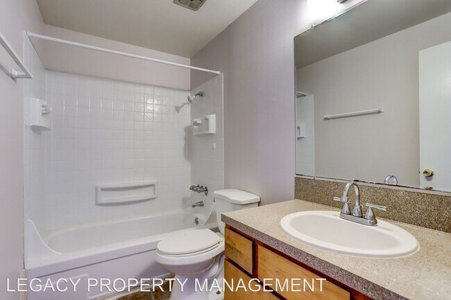 Foto del edificio - 2615-2631 SE 111th Ave