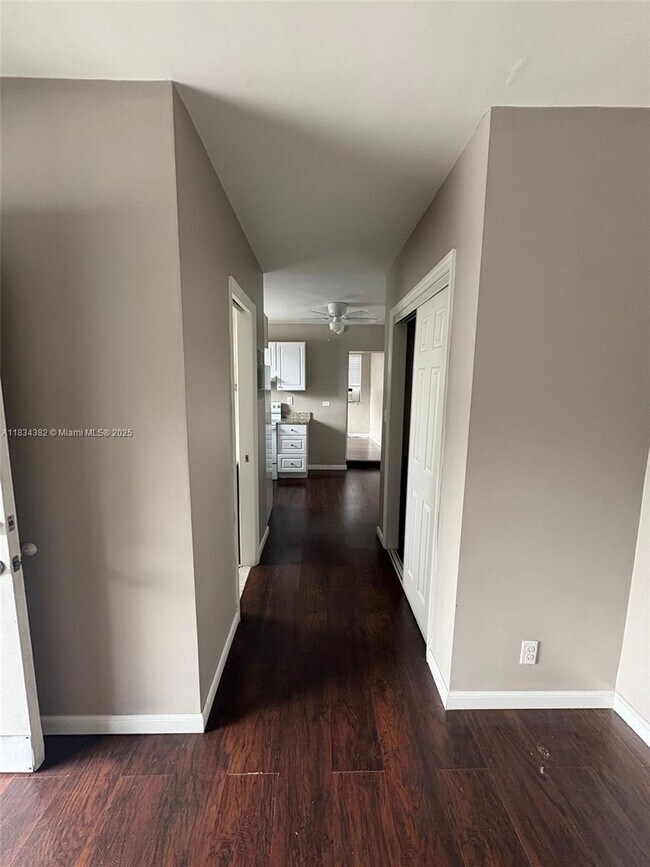 Foto del edificio - 812 SW 19th Ave
