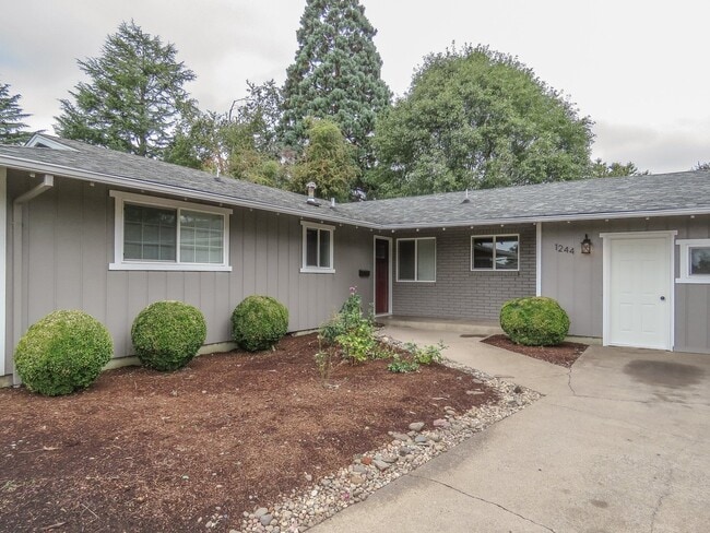 Building Photo - 1244 Marcel Dr