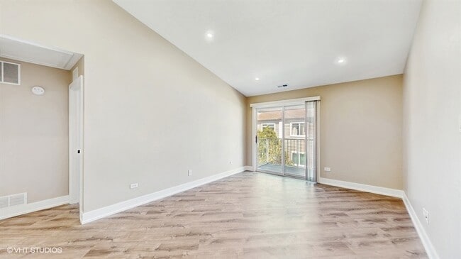 Building Photo - 42 N Park Ave