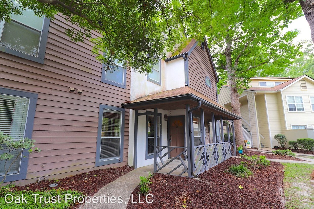 Primary Photo - 2 br, 2 bath House - 7945 Edgebrook Unit C