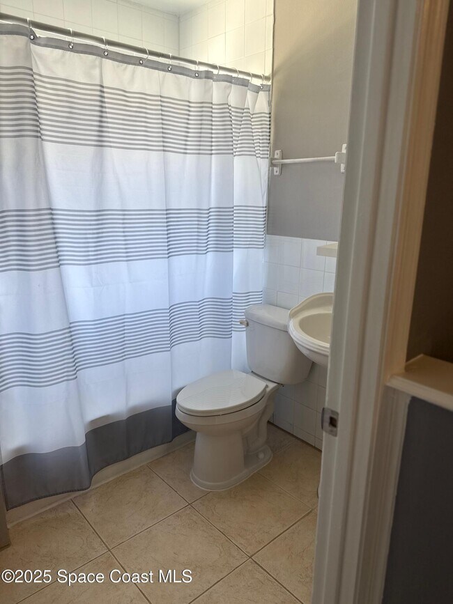Foto del edificio - 1300 Arlington Ln NE