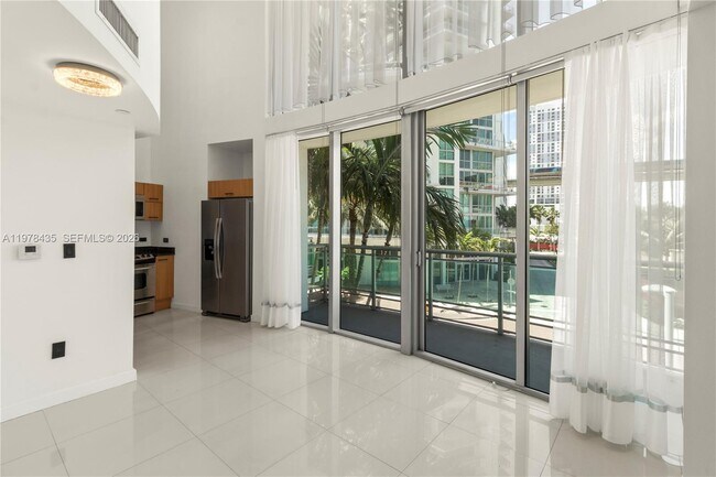 Foto del edificio - 350 S Miami Ave