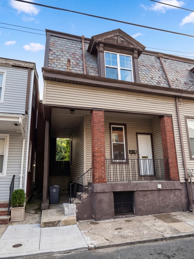Building Photo - 1416 Lager St
