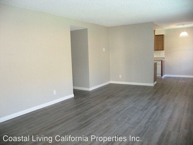 Building Photo - 1675 Chapel Dr