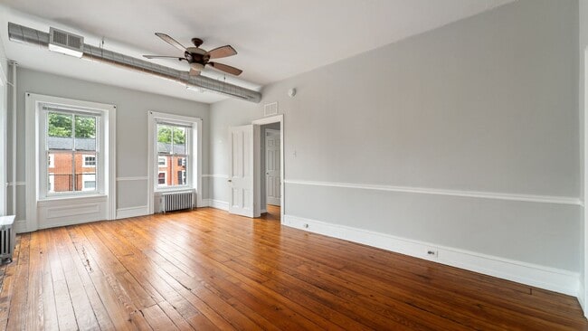 Photo - 201 W Barnard St Apartment