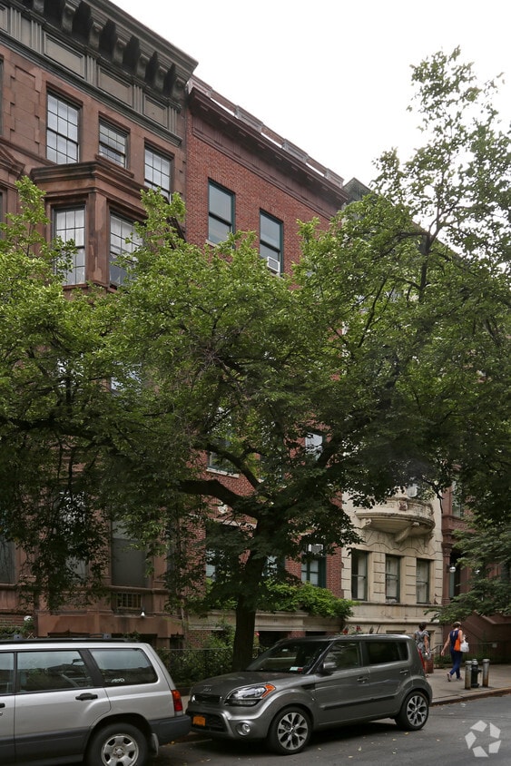 Building Photo - 33 W 75th St