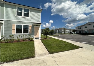 Building Photo - 608 Yellow Oaks Ln