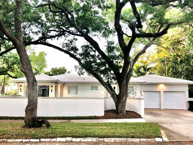 Foto del edificio - 1801 Beach Dr NE