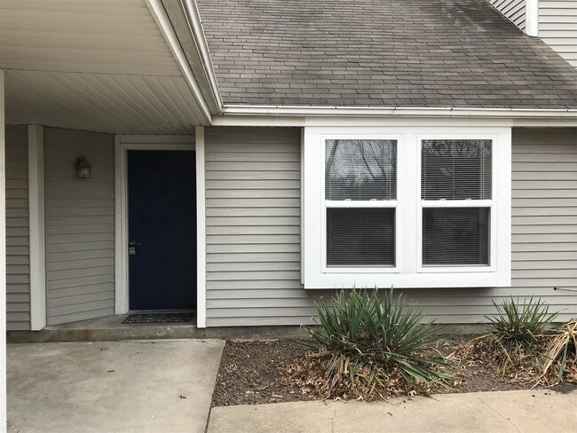 Building Photo - 236 Deerfield Ln